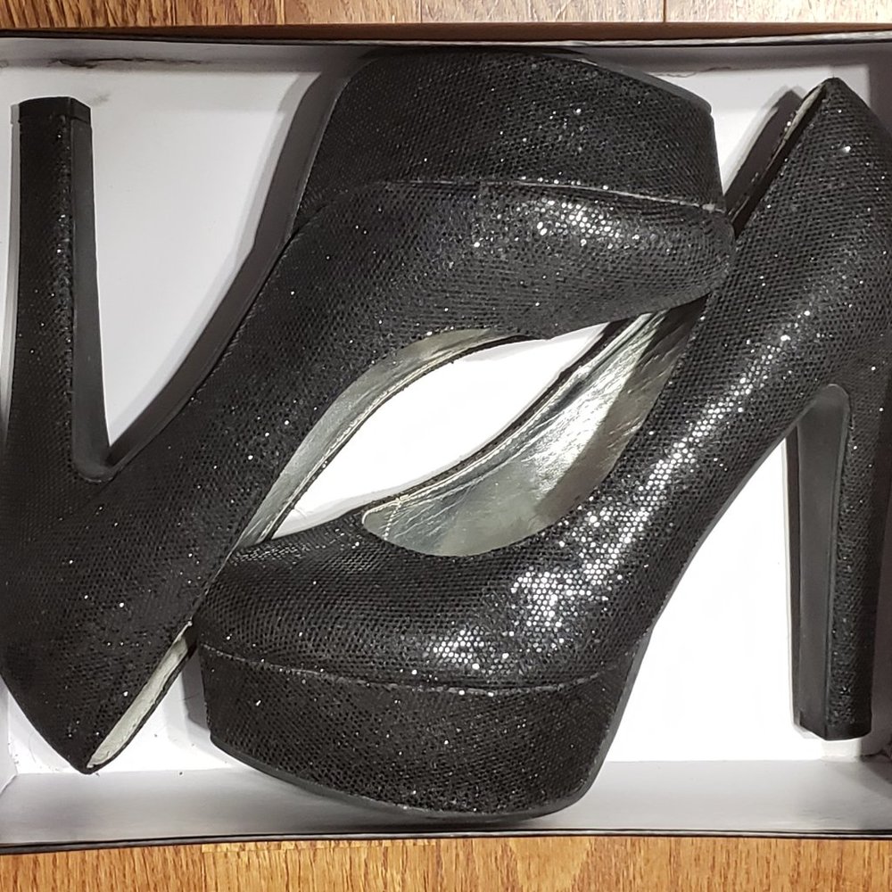 Black Sparkly Pinup Platform Pumps
